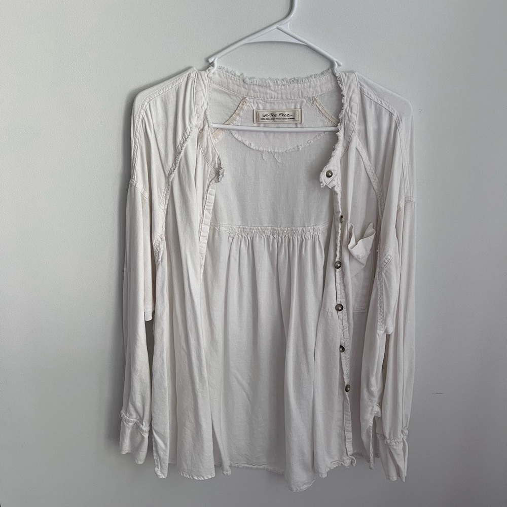 Free People We the Free “keep it simple” button shirt. Size XS